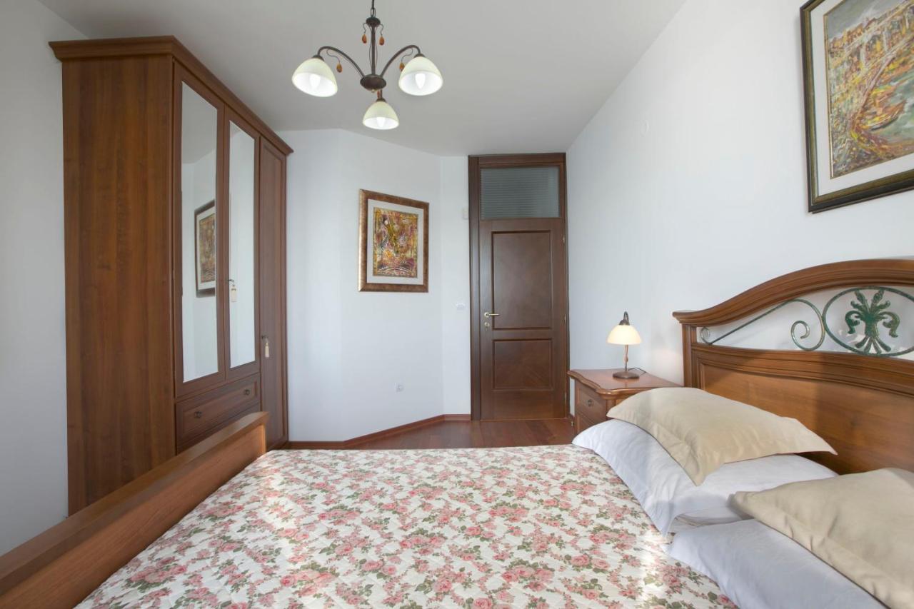 Royal Holiday Apartments スヴェティ・ステファン エクステリア 写真