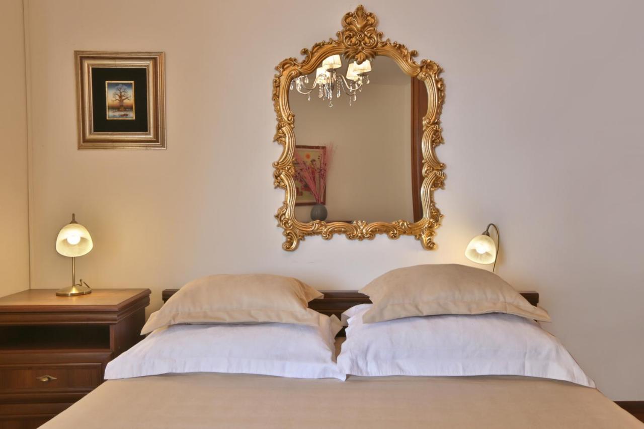 Royal Holiday Apartments スヴェティ・ステファン エクステリア 写真