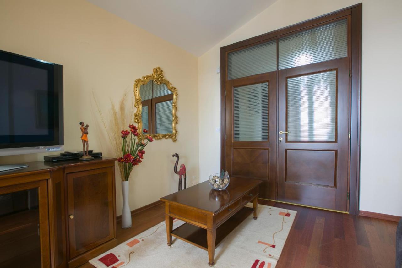 Royal Holiday Apartments スヴェティ・ステファン エクステリア 写真